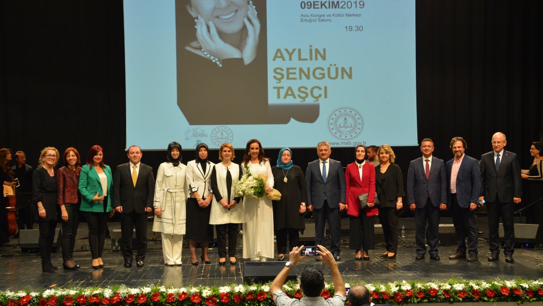 Aylin ŞENGÜN TAŞÇI'dan Türk Müziği Tarihi Semineri ve Konser