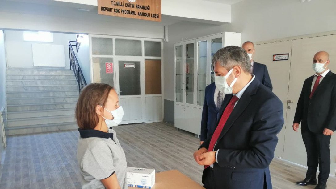 İl Müdürümüz Ali Tatlı Kepsut Çok Programlı Anadolu lisesini ziyaret etti.