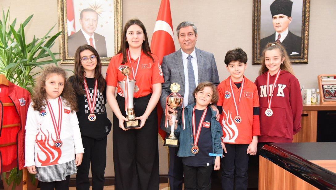 Öğrencilerimiz Satranç Şampiyonası'ndan Başarılarla Döndü