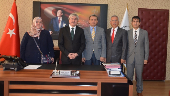 Ankaradaki Öğretmenler Günü Törenine Katılacak İlimiz Öğretmenlerinden Müdürümüze Ziyaret