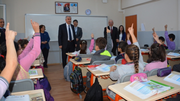 İl Milli Eğitim Müdür Vekili Ahmet Cengiz, Okul Ziyaretlerine Devam Ediyor