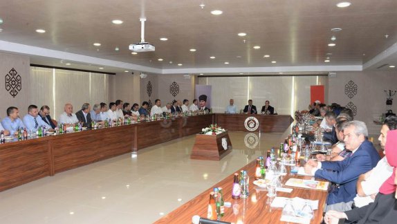 Sayın Valimiz Ersin Yazıcı´dan Balıkesir İmam Hatip Ortaokulu Müdürlerine Değerlendirme Toplantısı