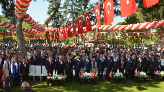 BUGÜN 23 NİSAN ERKEN KALKTI ÇOCUKLAR