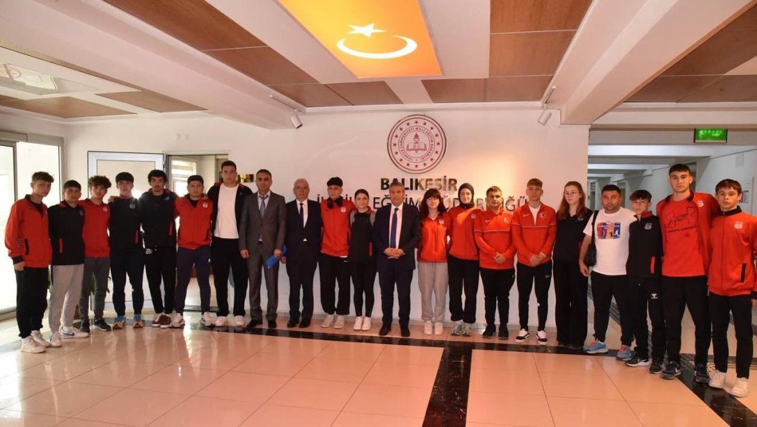 Türkiye Şampiyonası Öncesi Müdürümüze Ziyaret: Takım Moral Depoladı!