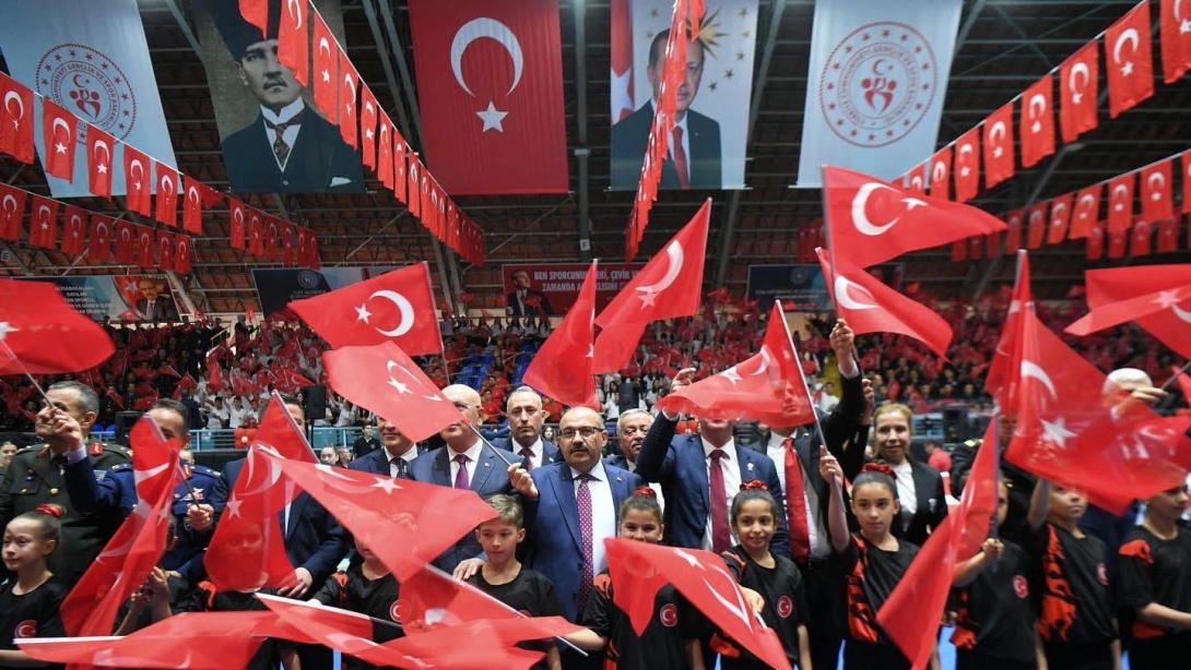19 Mayıs'ın 106. Yılı Balıkesir'de Gurur ve Coşkuyla Kutlandı
